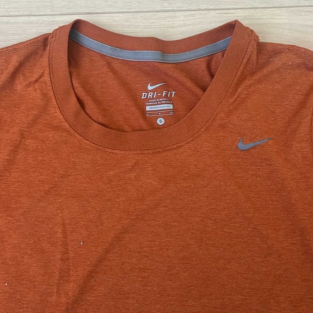 Nike Dri-Fit - Picture 2 of 5